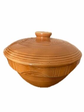 Watt Pottery Bowl with Lid Excellent Condition #7